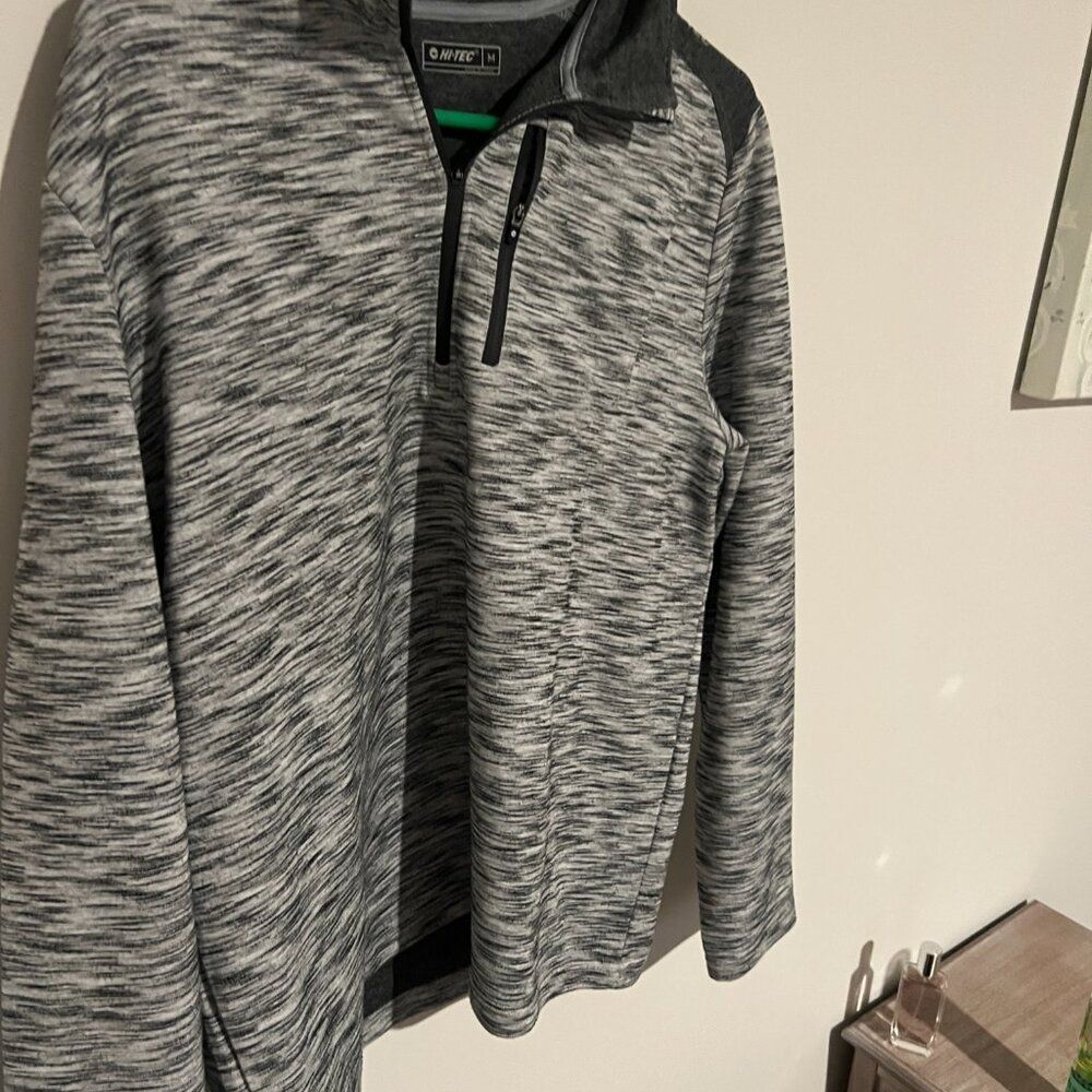 Hi-Tec medium‎ pullover - Picture 2 of 8